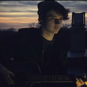 Meet your Posher, Ari